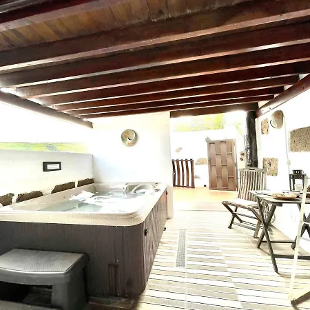 Casa Rural Con Jacuzzi, Wifi Y Inolvidables Vistas A La Montagna, En Lanzarote * Haría