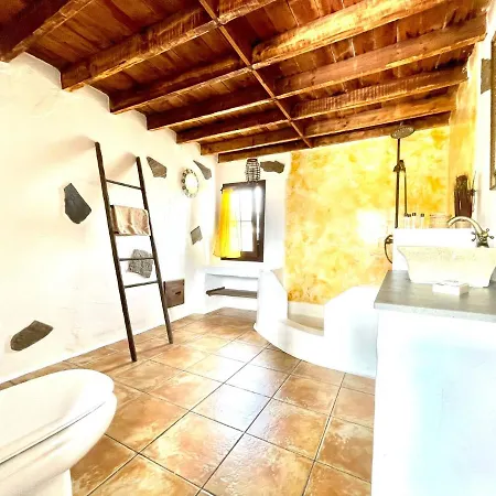 Casa Rural Con Jacuzzi, Wifi Y Inolvidables Vistas A La Montagna, En Lanzarote *