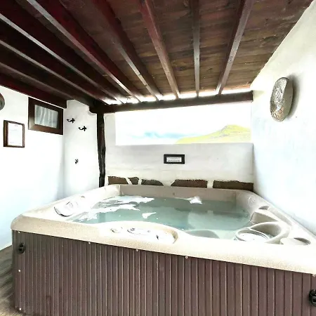 Casa Rural Con Jacuzzi, Wifi Y Inolvidables Vistas A La Montagna, En Lanzarote Lantställe